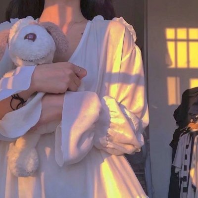 女服务员